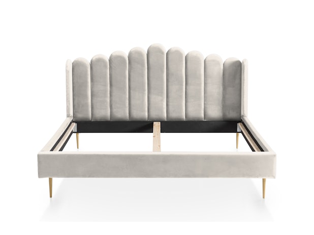 Muschelbett aus Samt Beige 180x200 cm Beine Chrom goldfarben ARIELLE 398746 von SalesFever®